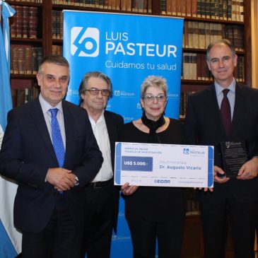 Premio Luis Pasteur al mejor trabajo de investigación científica.